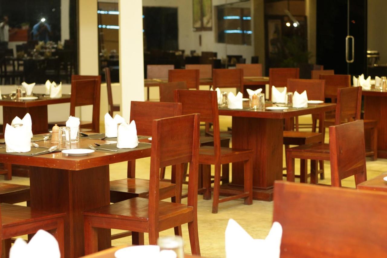 Jade Green Hotel Hambantota Kültér fotó
