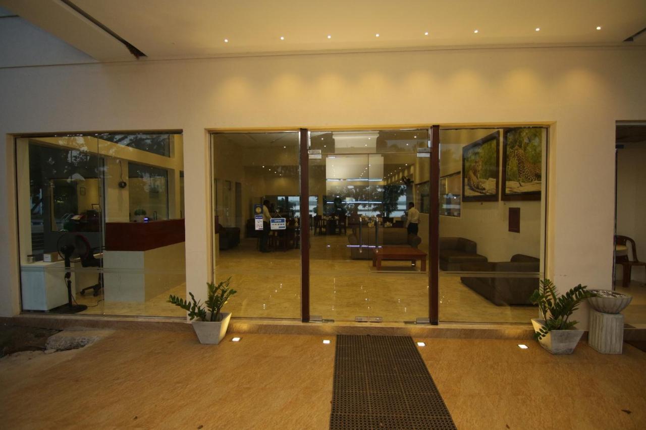 Jade Green Hotel Hambantota Kültér fotó