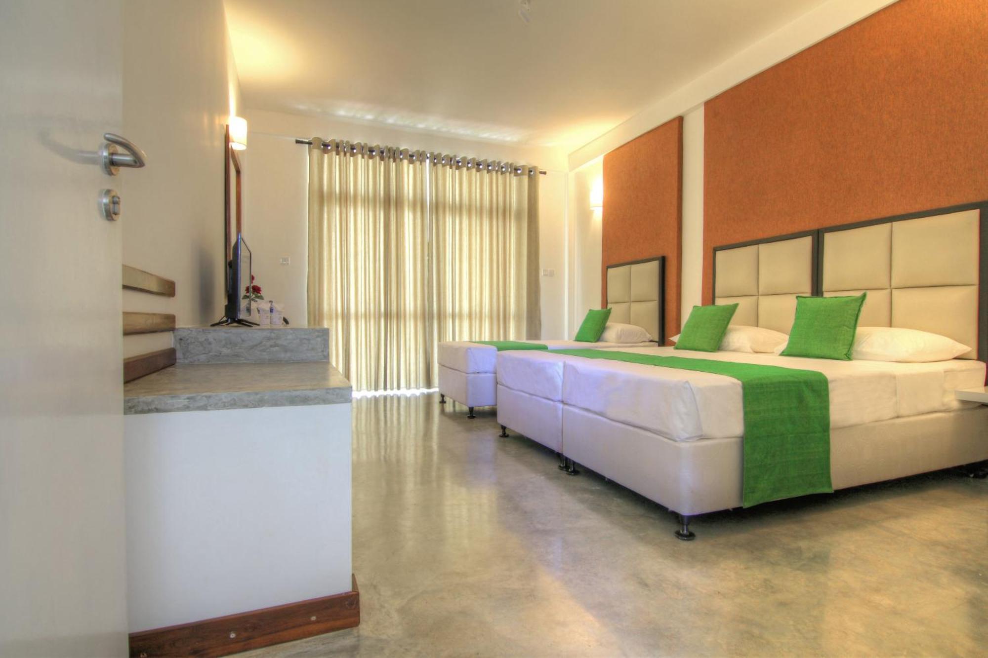 Jade Green Hotel Hambantota Kültér fotó
