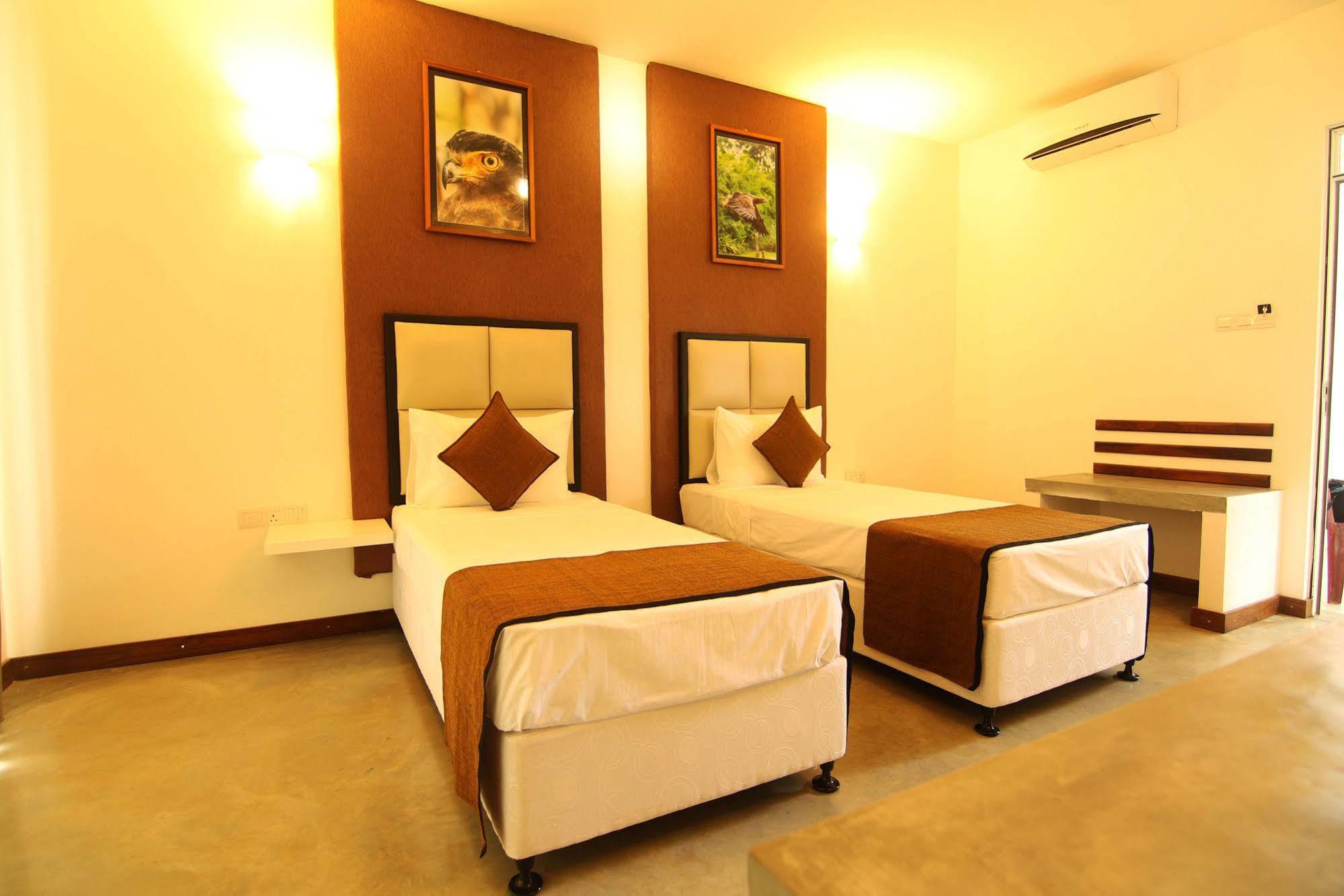 Jade Green Hotel Hambantota Kültér fotó