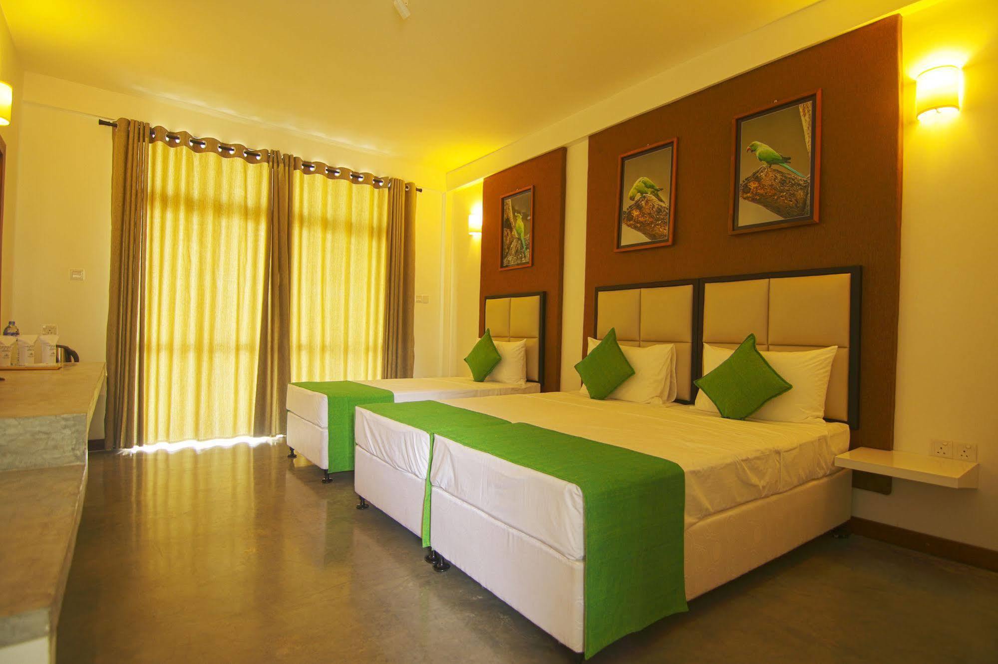 Jade Green Hotel Hambantota Kültér fotó